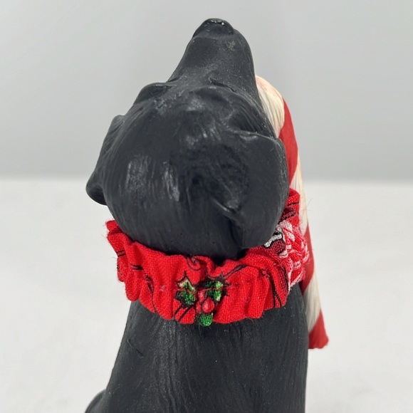Byers Choice Candy Cane Labrador Caroler Accessory 2014 4.5” - Picture 5 of 6